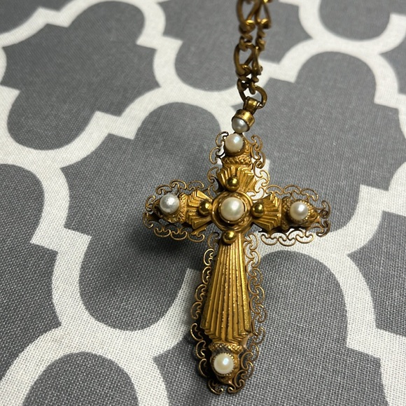 Hobe Vintage Filigree Cross with tiny pearls with 20” gold tone chain. - Picture 14 of 16